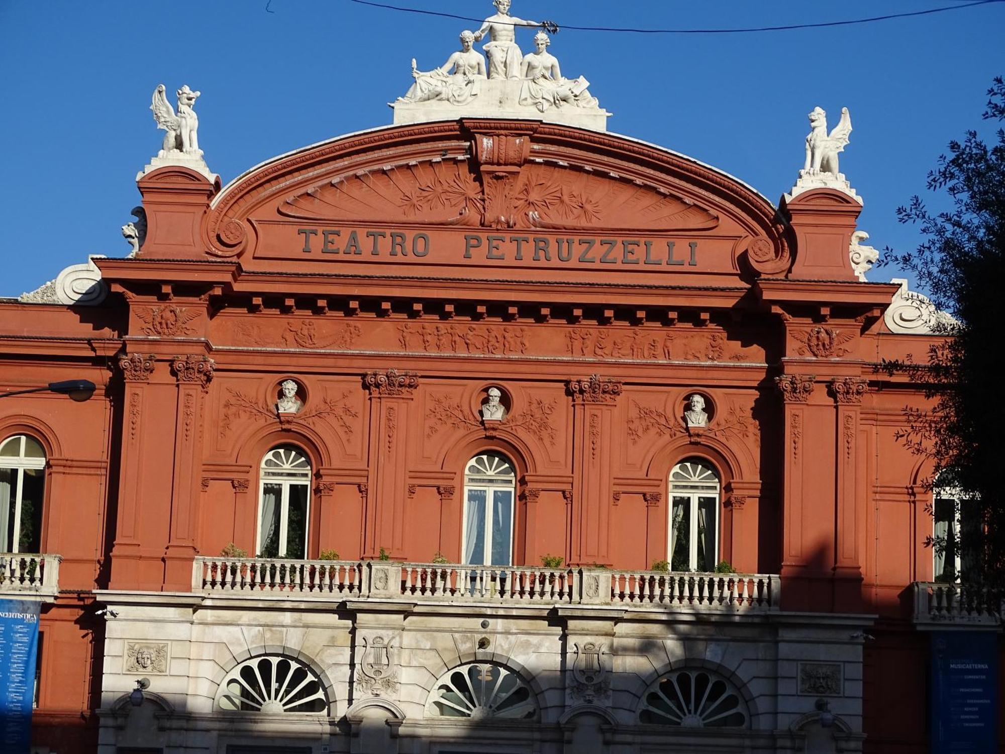 Al Teatro Rooms Bari Esterno foto