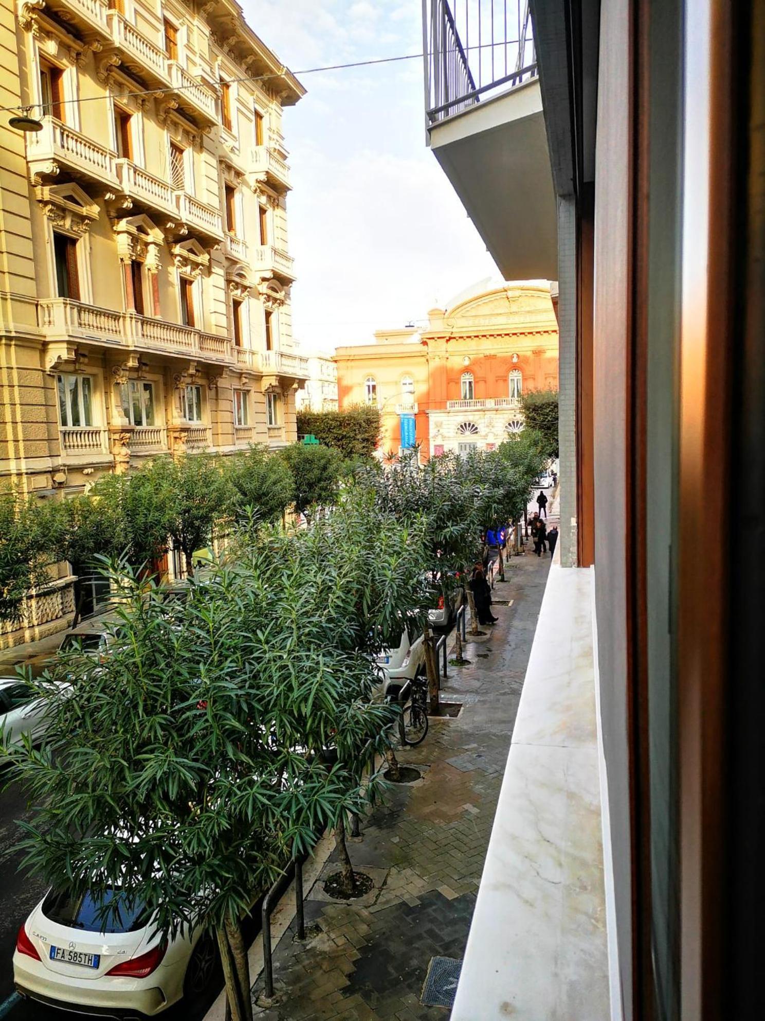 Al Teatro Rooms Bari Esterno foto